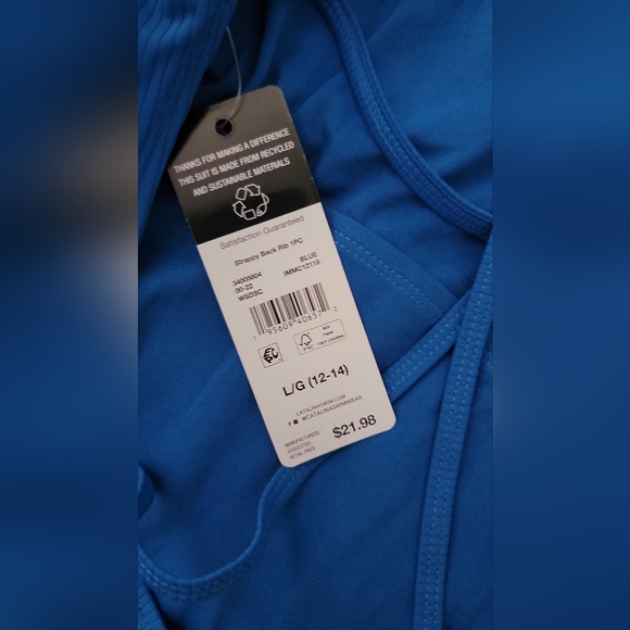 NEW Essentials By Catalina Swimsuit - Picture 5 of 7